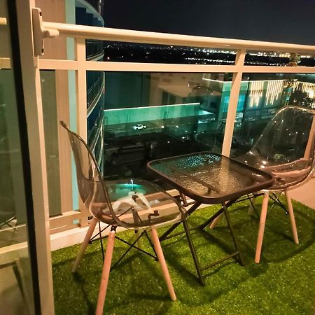 Condominium Units in Azure Beach Resort Residences Manila Exterior foto