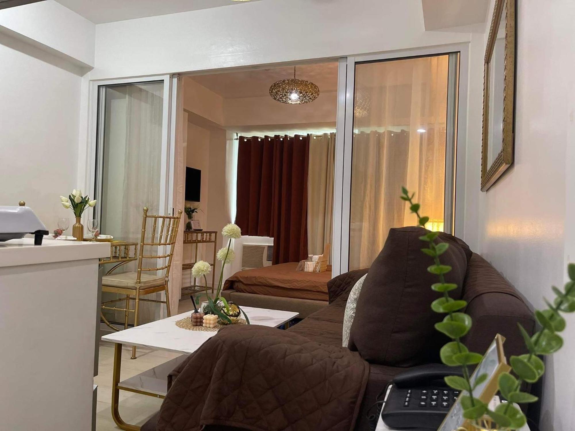 Condominium Units in Azure Beach Resort Residences Manila Exterior foto