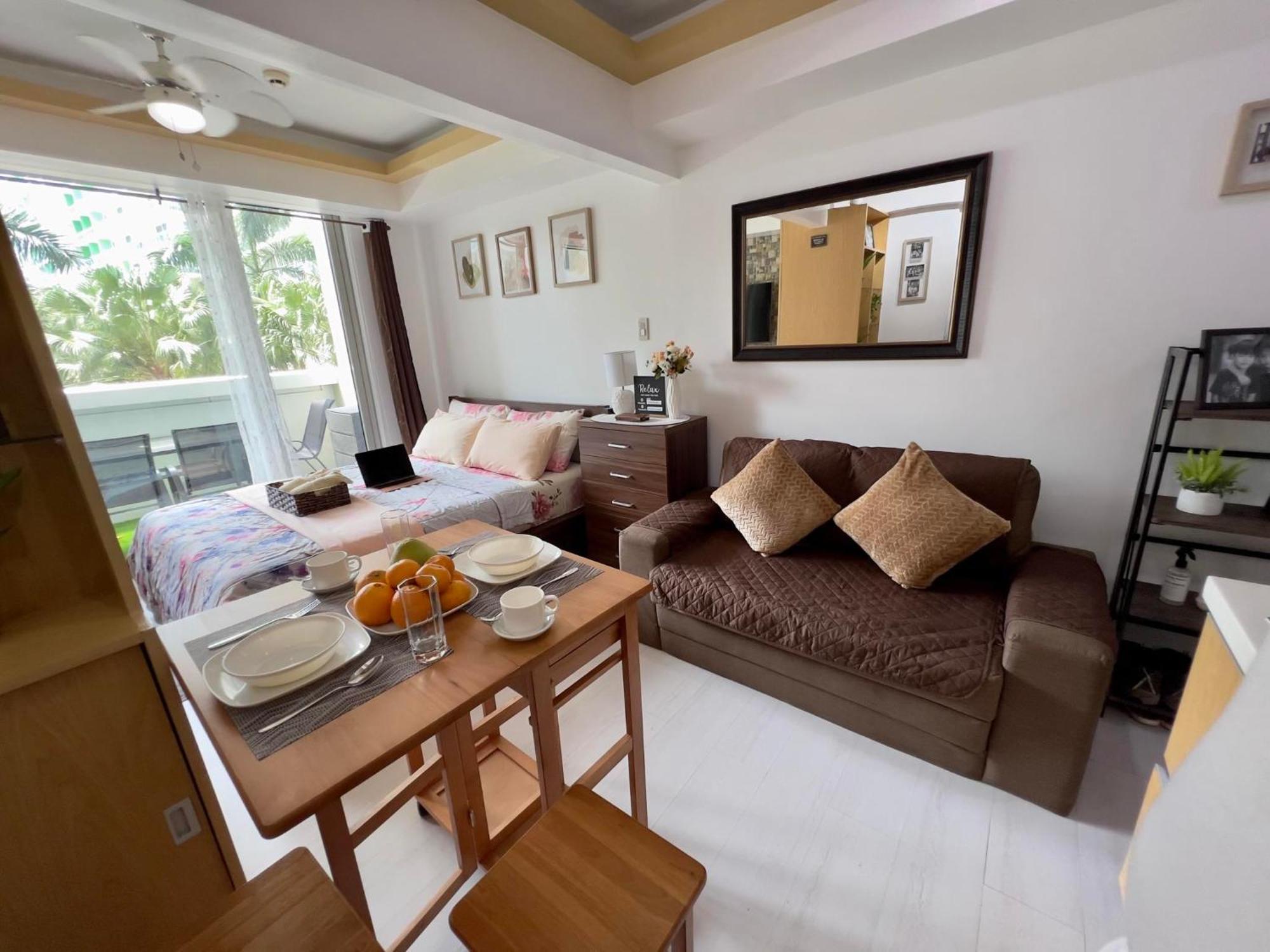 Condominium Units in Azure Beach Resort Residences Manila Exterior foto