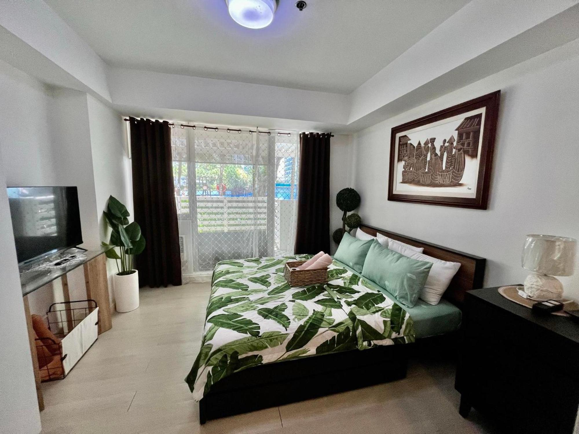Condominium Units in Azure Beach Resort Residences Manila Exterior foto