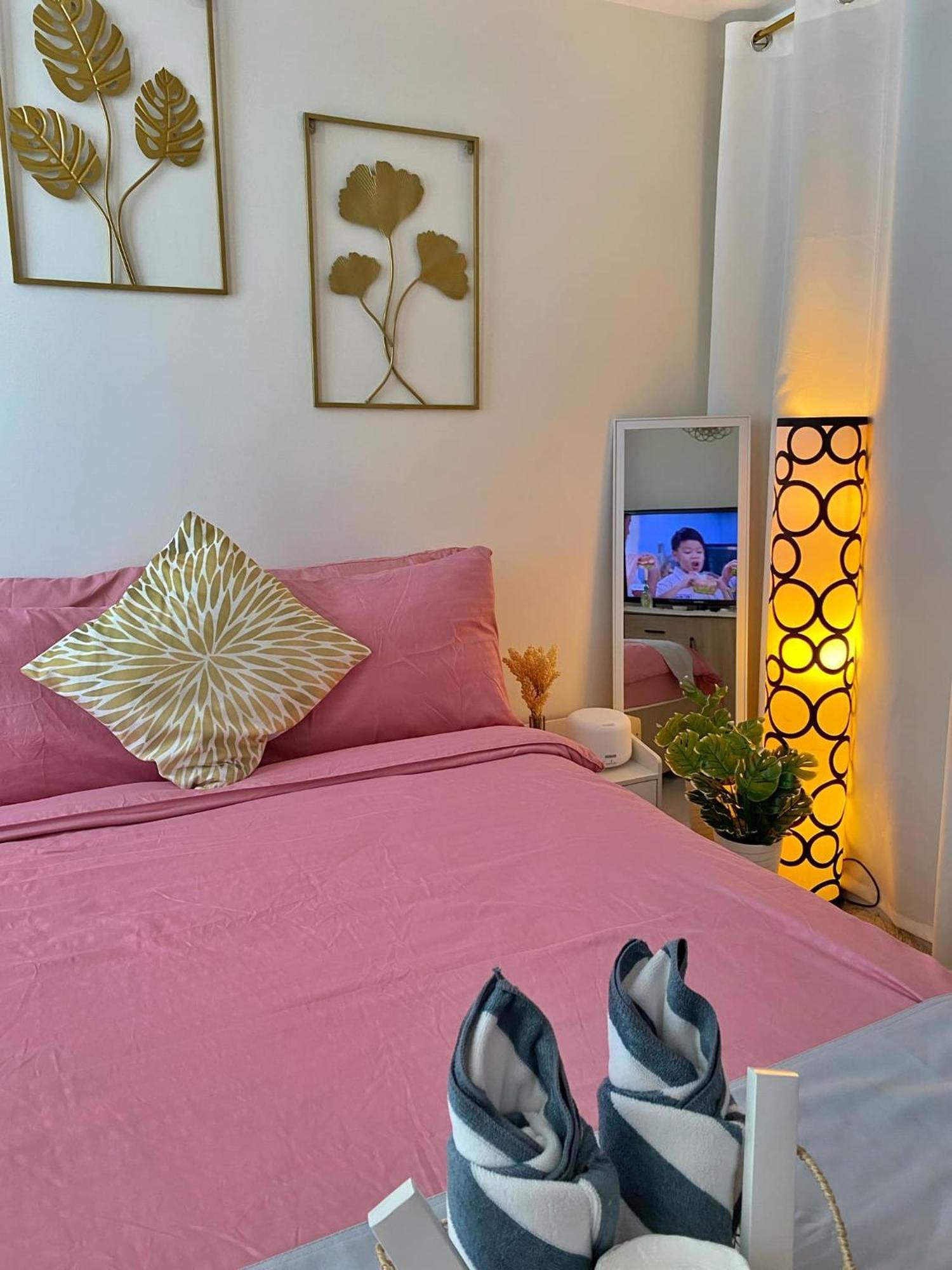 Condominium Units in Azure Beach Resort Residences Manila Exterior foto