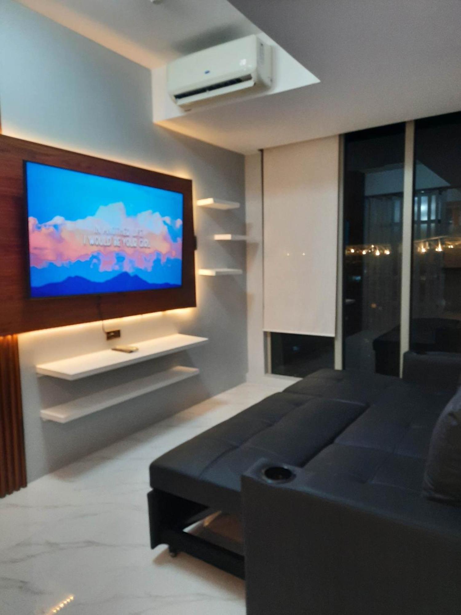 Condominium Units in Azure Beach Resort Residences Manila Exterior foto