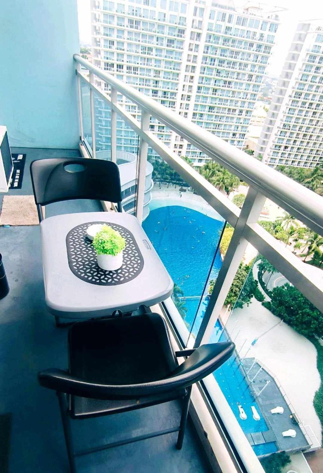 Condominium Units in Azure Beach Resort Residences Manila Exterior foto