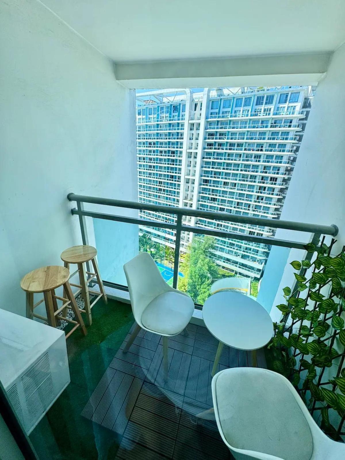 Condominium Units in Azure Beach Resort Residences Manila Exterior foto