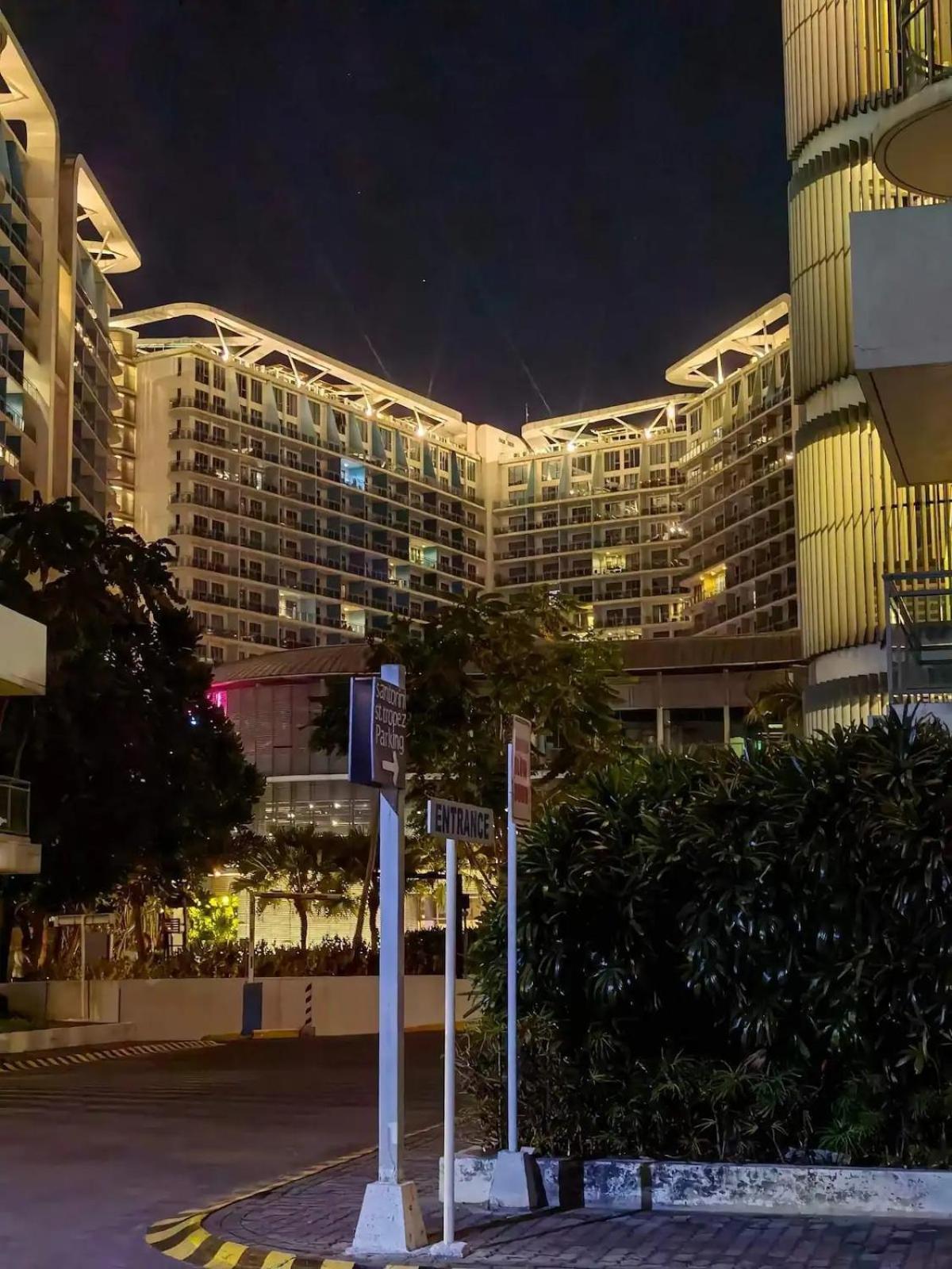 Condominium Units in Azure Beach Resort Residences Manila Exterior foto